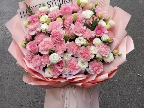 送长辈鲜花送什么花？这份贴心指南让心意更传情